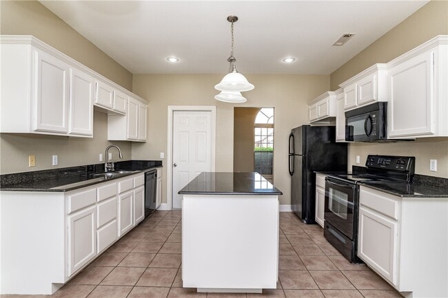 Photo - 1201 SW Willowbend Ave