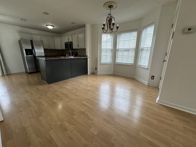 Photo - 122 Alexander Blvd