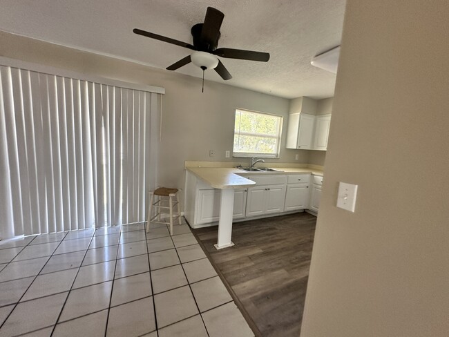 Photo - 469 Emerald Rd