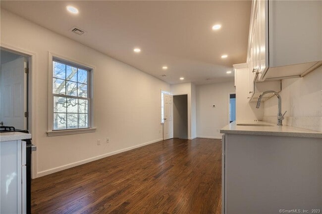 340 Pleasantview Ave Unidad 2nd/3rd floors