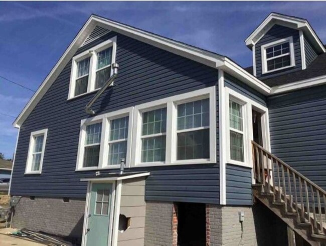 Photo - Huge 4 Bed 2 Bath