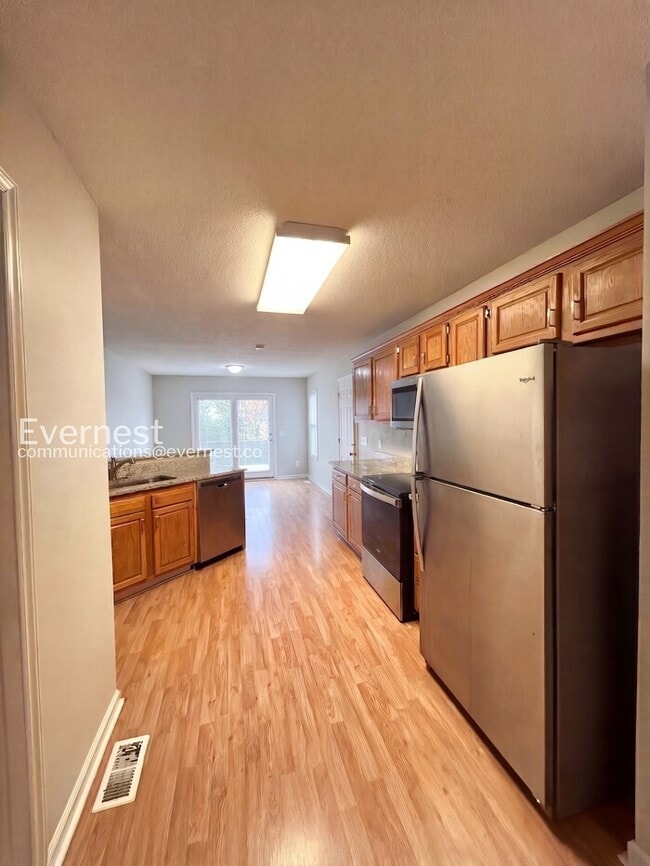 Photo - 1356 Mistletoe Ridge Pl NW