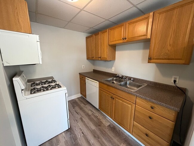 Photo - Spacious 1-Bedroom with Flexible Bonus Space Near Downtown Akron Unit 301