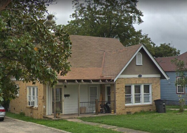 1439 Schley Ave
