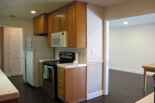 Photo - 490 Glenhill Dr Casa