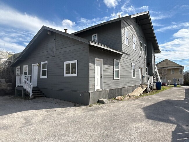 Photo - *COMING SOON* Downstairs 1BD/1BA Near San Antonio College – Easy Access, Central Location!