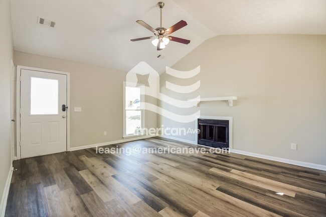 Photo - 870 Stafford Ct