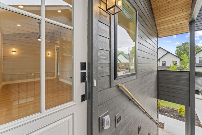 Photo - Medford Mews, Carriage House 317 Unidad D
