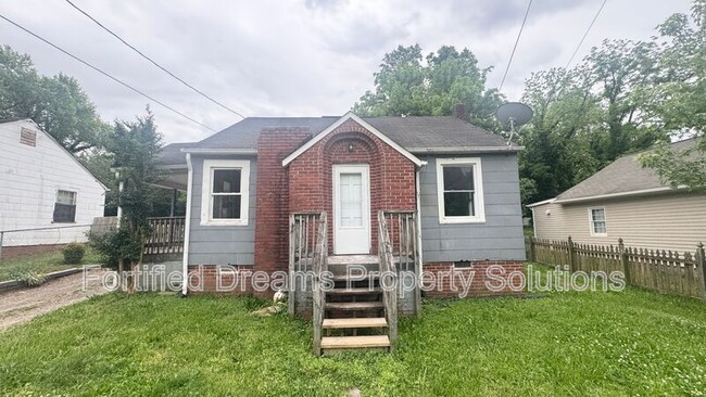 Photo - 636 McCreary St House