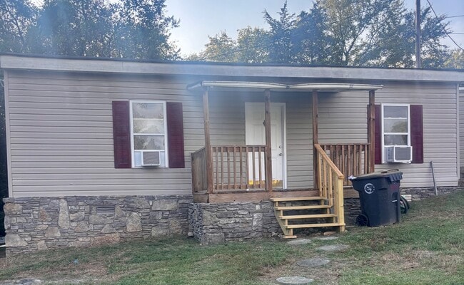 612 E McMurry Blvd