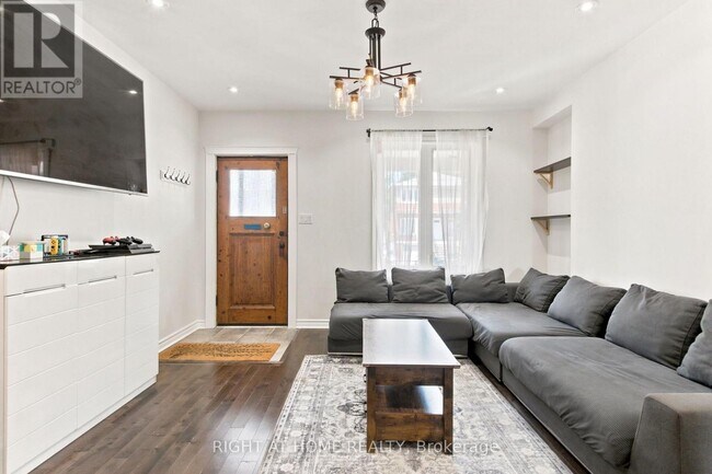 Photo - 77 Lappin Ave
