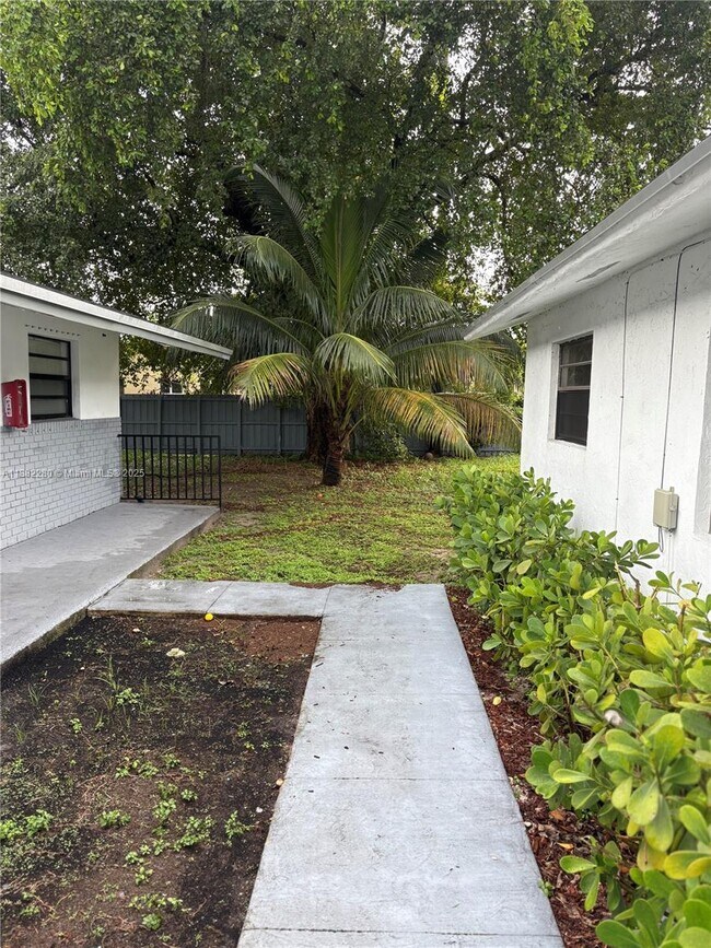 Photo - 4100 SW 19th St Unidad 1