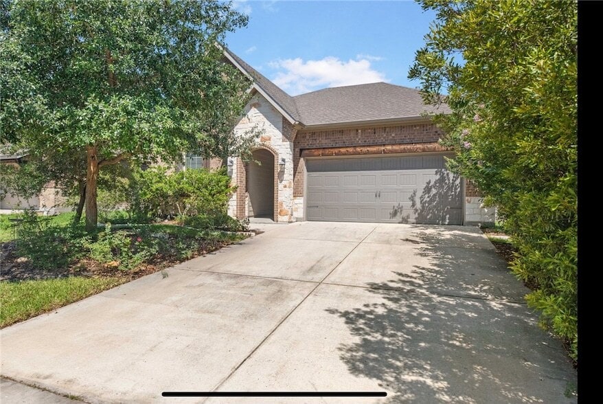 Photo - 2528 Kinnersley Ln