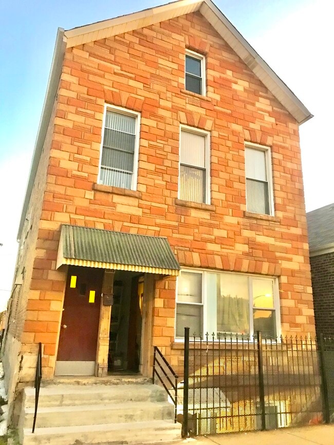 Photo - 1315 W 31st St