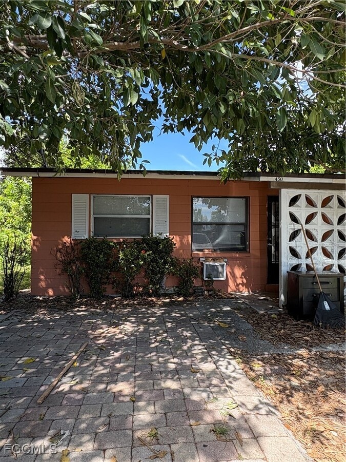 Photo - 5450 Third Ave