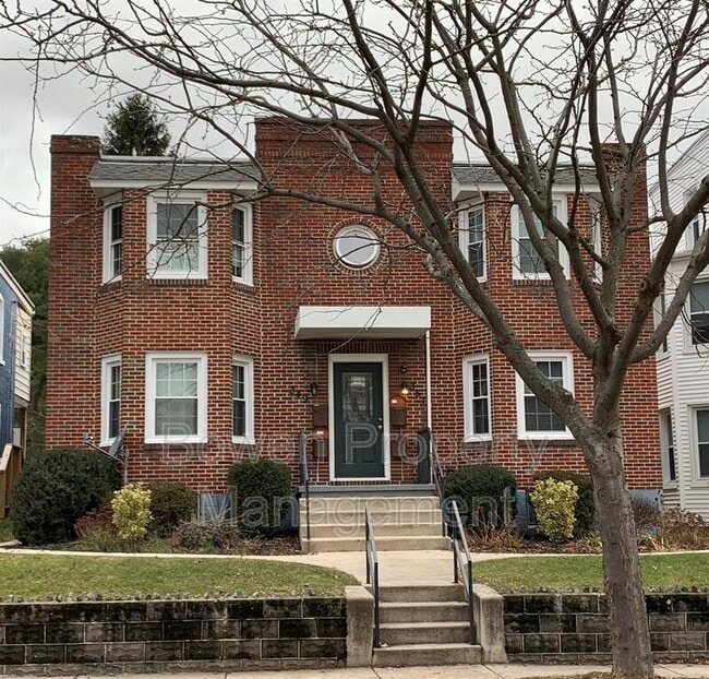 Building Photo - 351 West Side Ave Unit Apt. A