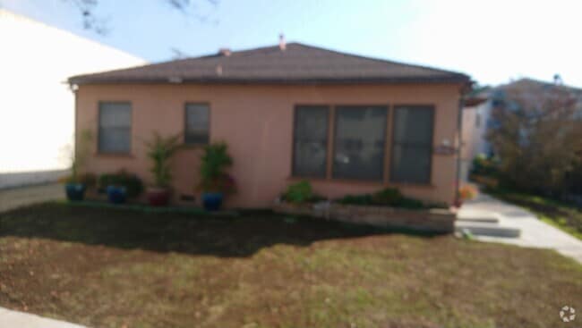 Building Photo - 738 Hill St Unit #A Rental