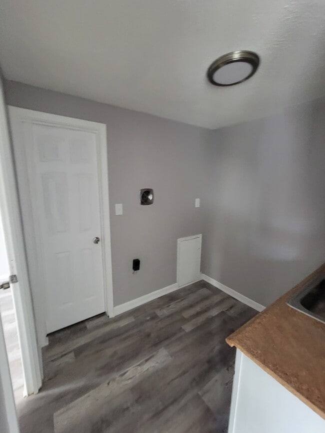 Photo - 13420 Euclid Ave