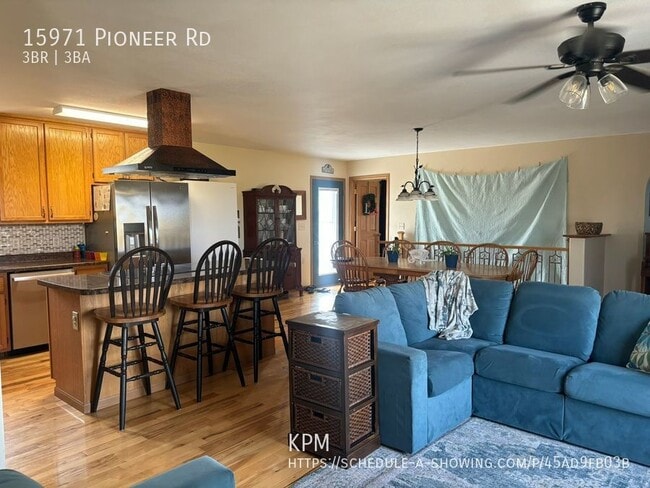 Photo - 15971 Pioneer Rd
