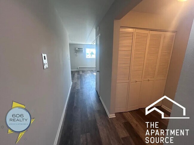 1128 Des Plaines Ave Unit 1128 Des Plaines Avenue