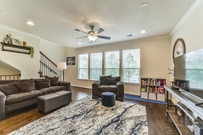 Photo - 1517 Miles Oaks Pl