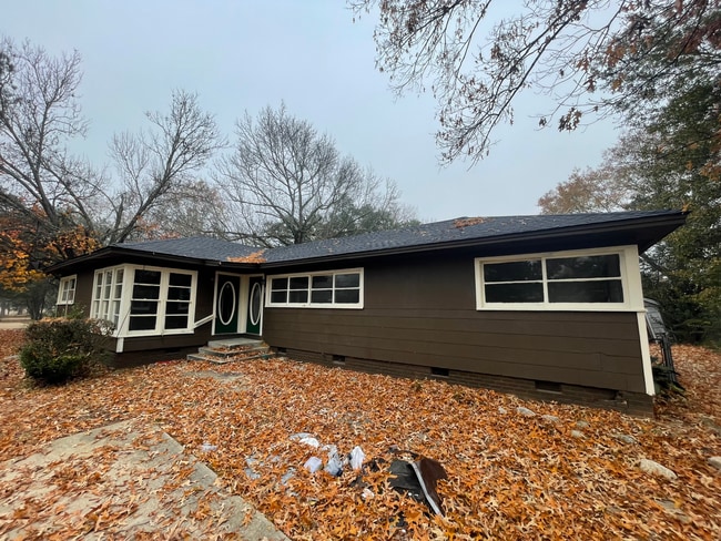 Building Photo - 754 Raymond Rd Unit B