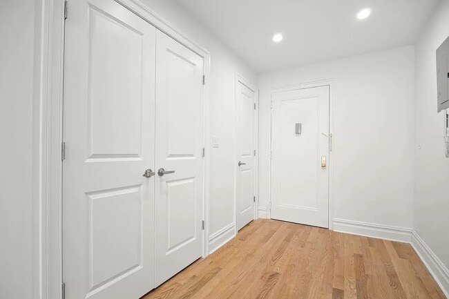 Photo - 97-25 64th Ave