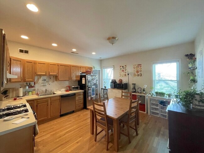 Photo - 15 Adams St Unit 6