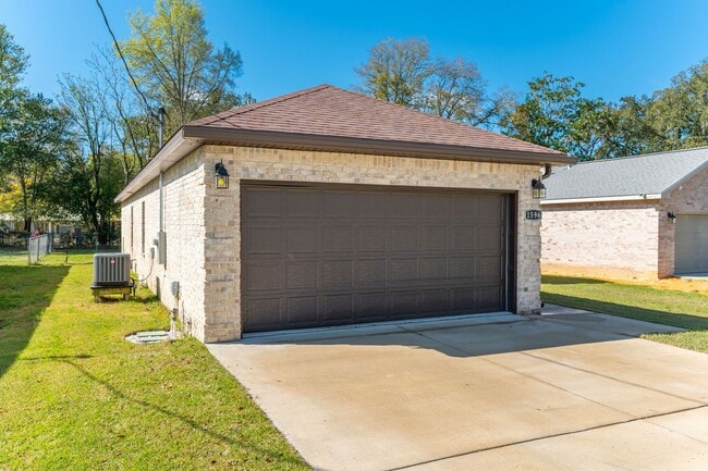 Photo - Beautiful Brick 4 Bedroom in Niceville!