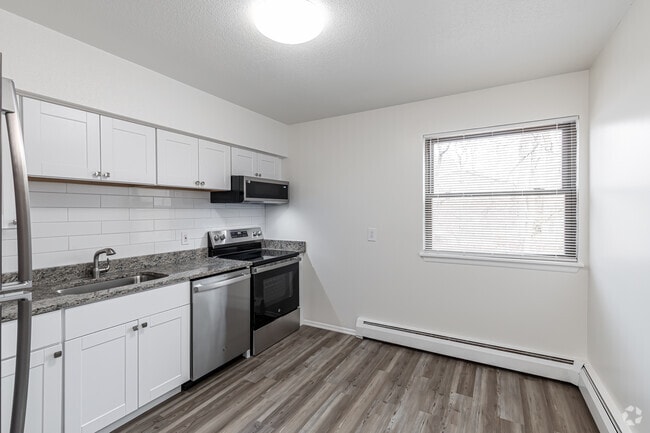 1BR, 1BA - Kitchen
