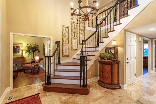 Photo - 92 Loveland Way