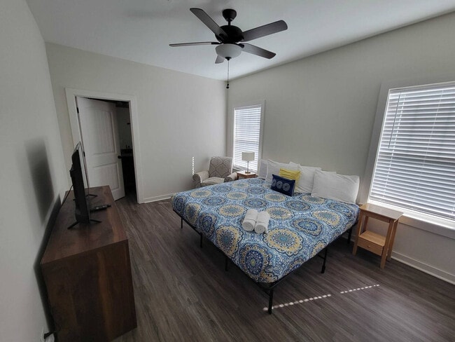 Photo - 410 N C St Unidad ID1367374P