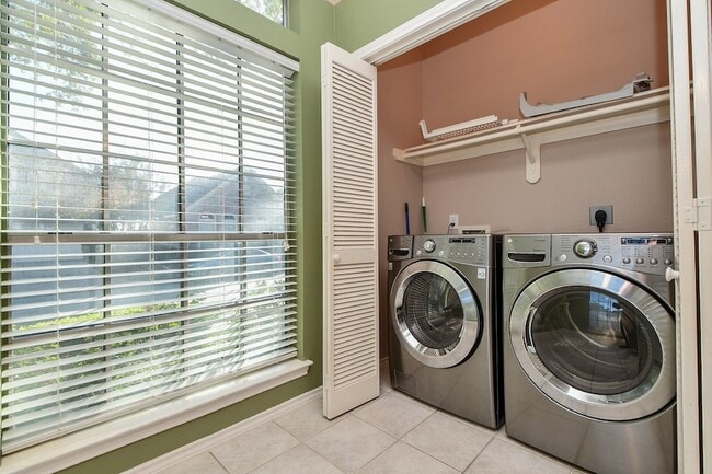 Photo - 4202 Creek Hollow Ln