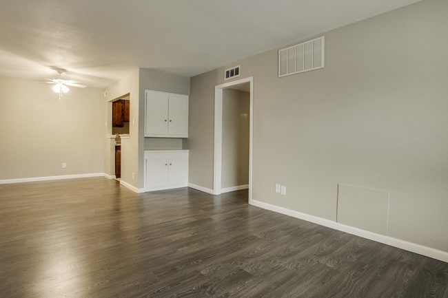 Gaston Flats