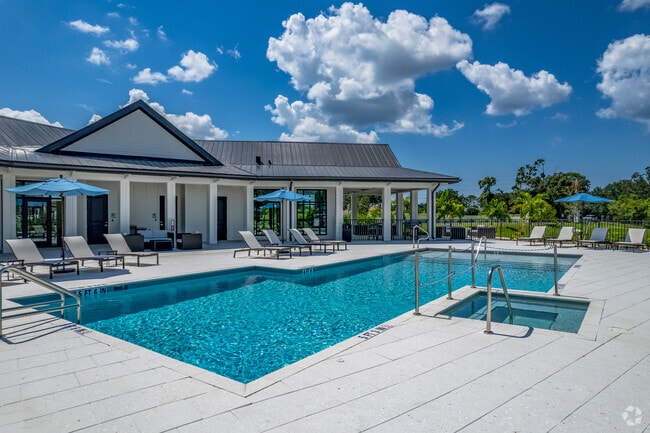 Pool & Spa