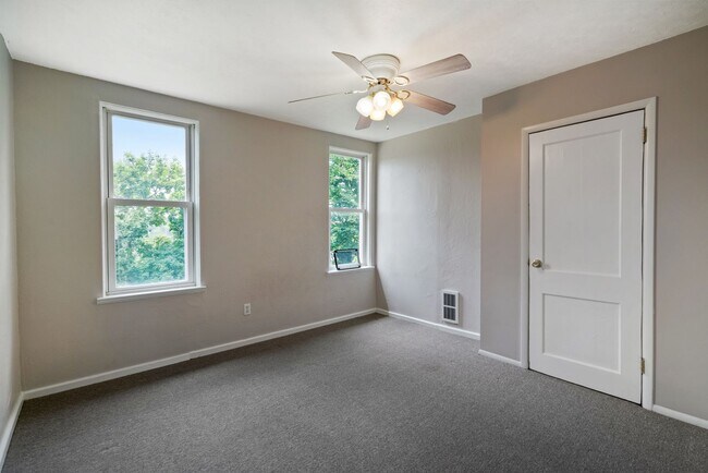 Photo - Convenient 2 Bedroom home in Mt. Washington available July 1! Unit 314 Kathleen Street