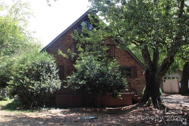 Building Photo - 21021 Entrada Dr Rental