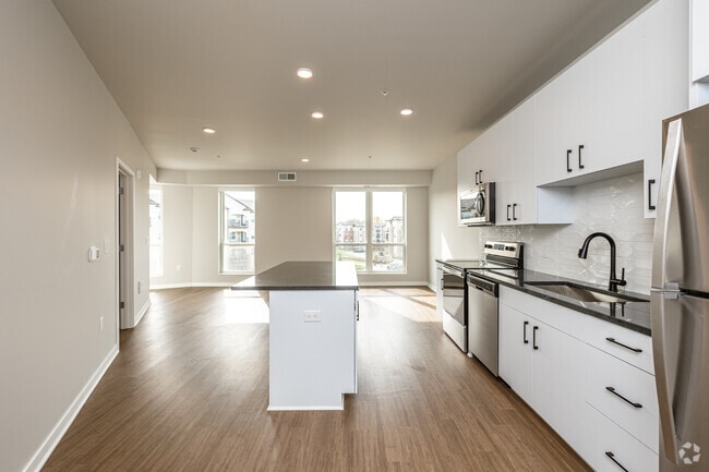 1BR, 1BA_Ashton - 788 SF