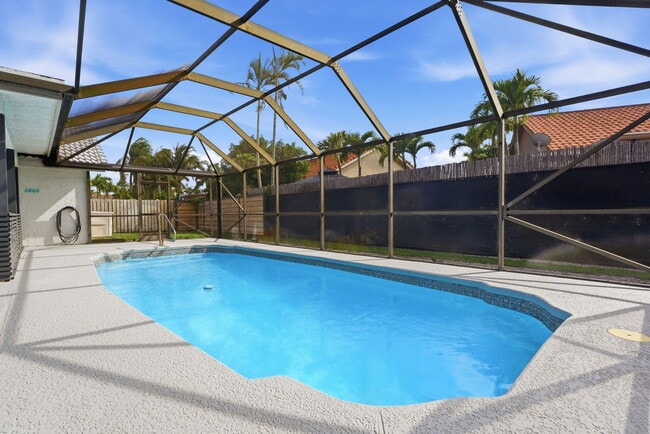 Photo - 9284 Laurel Green Dr