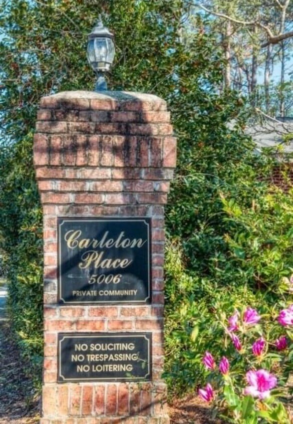 Cerca de la UNCW - 5218 Christian Dr