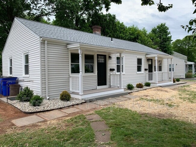 Building Photo - 38 Elmhurst Cir