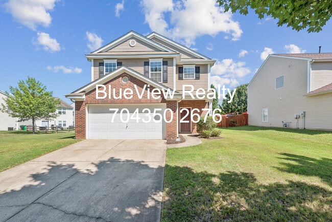 Building Photo - Beutiful 3 bed 2.5 bath with open area Rental