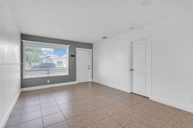 Photo - 3171 NW 16th St