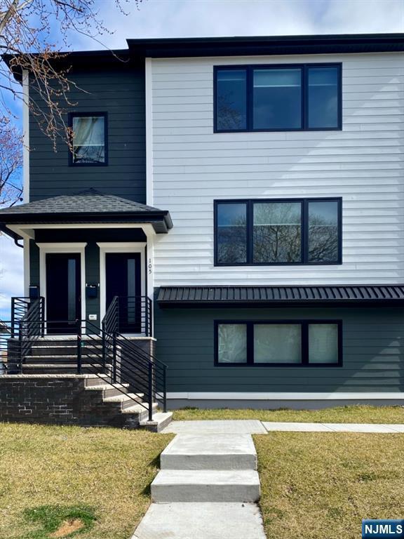 Photo - 105 Feronia Wy