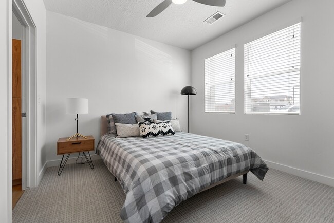 Photo - The Henley Apartments