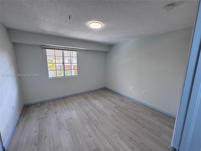 Photo - 2881 NE 185th St