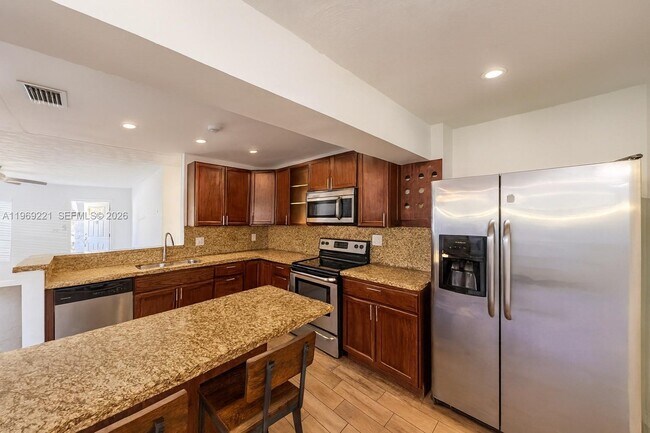 Photo - 6780 Meade St