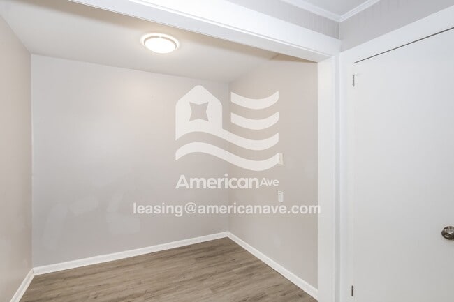 Photo - 2222 Harding Rd