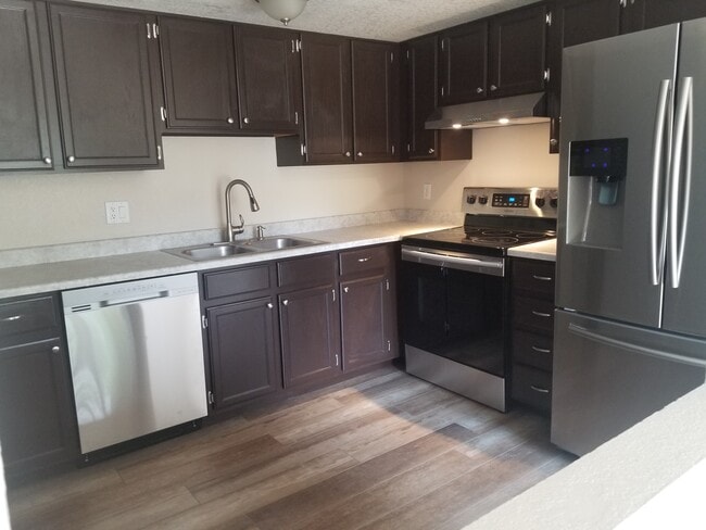 Kitchen - 12527 Elm St Townhome