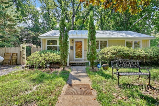 Fully Furnished Home with an Incredible Mi... - Fully Furnished Home with an Incredible Mi...